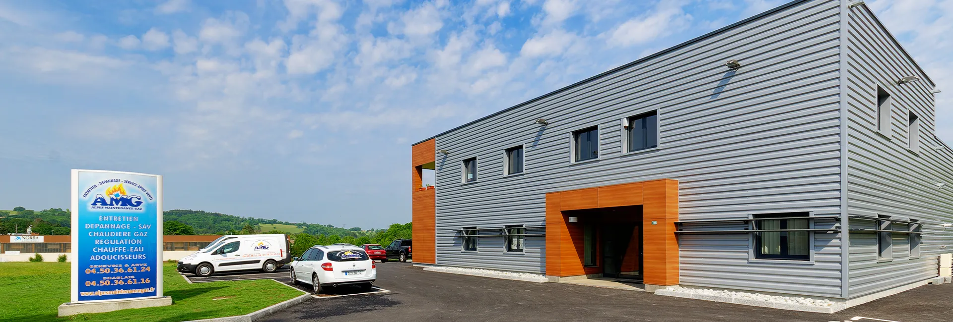 Bâtiment entreprise AMG pour le dépannage et la maintenance de chaudière à gaz, PAC, adoucisseur